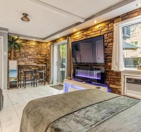 Brooklyn Spacious Space With Private Entrance, Bathroom, & Backyard - Full-Kitchen Нью-Йорк Екстер'єр фото