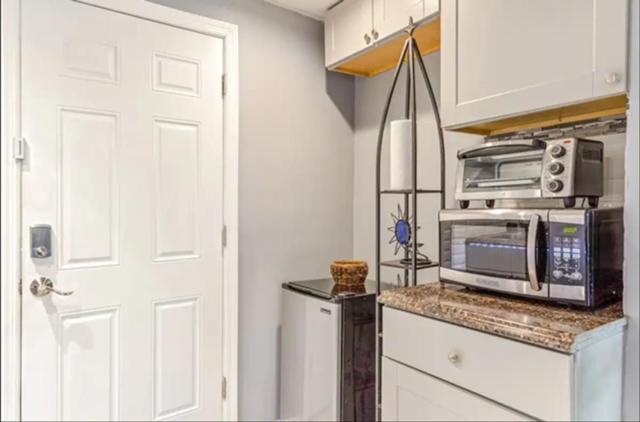 Brooklyn Spacious Space With Private Entrance, Bathroom, & Backyard - Full-Kitchen Нью-Йорк Екстер'єр фото