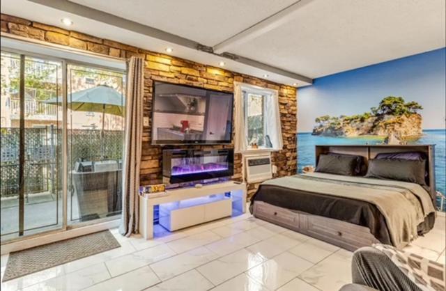 Brooklyn Spacious Space With Private Entrance, Bathroom, & Backyard - Full-Kitchen Нью-Йорк Екстер'єр фото