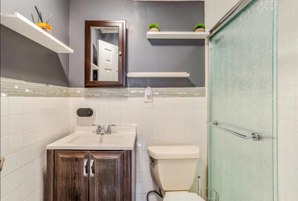 Brooklyn Spacious Space With Private Entrance, Bathroom, & Backyard - Full-Kitchen Нью-Йорк Екстер'єр фото